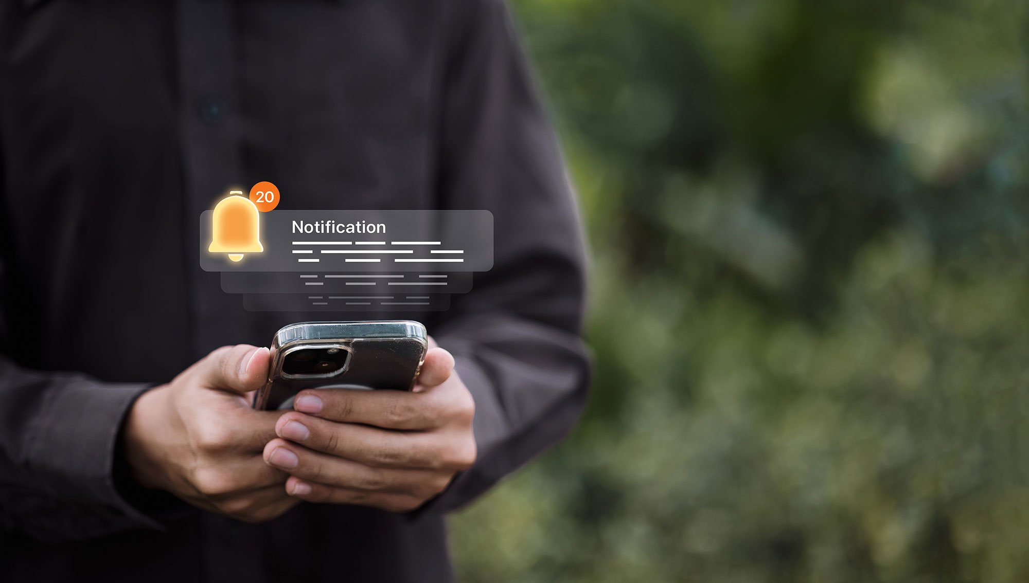 Un utilisateur reçoit des notifications push d’une application mobile